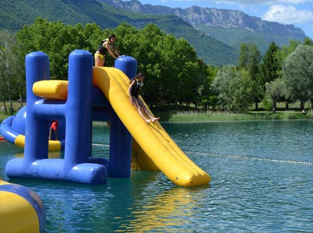 Jeux tobogan aquatique